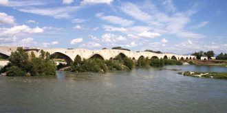 Pont Saint Esprit - KEPS à partir du travail personnel d'Ignis sur Wikipedia