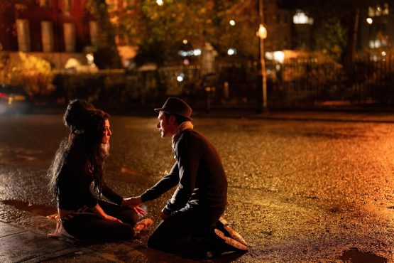 Amy Winehouse (Marisa Abela) & Blake Fielder-Civil (Jack O'Connel) dans les rues de Camden London - Back To Black 2024