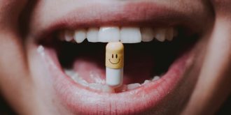 bouche, santé mentale, drogue, automédication